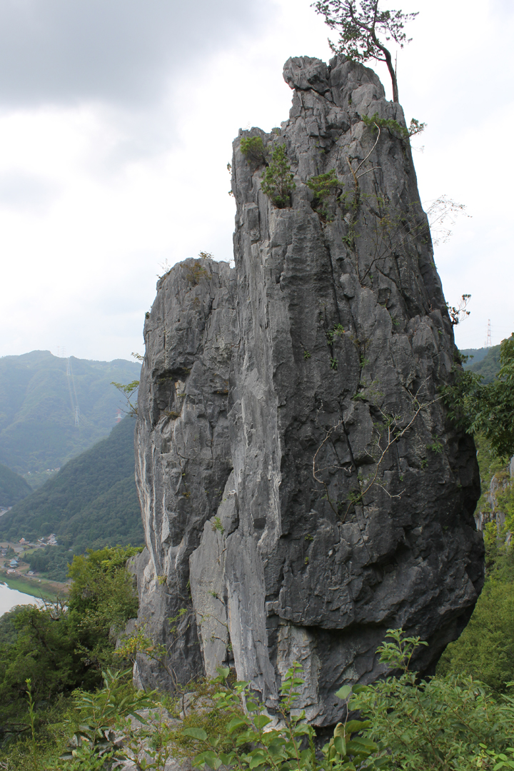 絶景！自然の石碑 夫婦岩 | 岡山県観光地を応援！ - ぶらねた