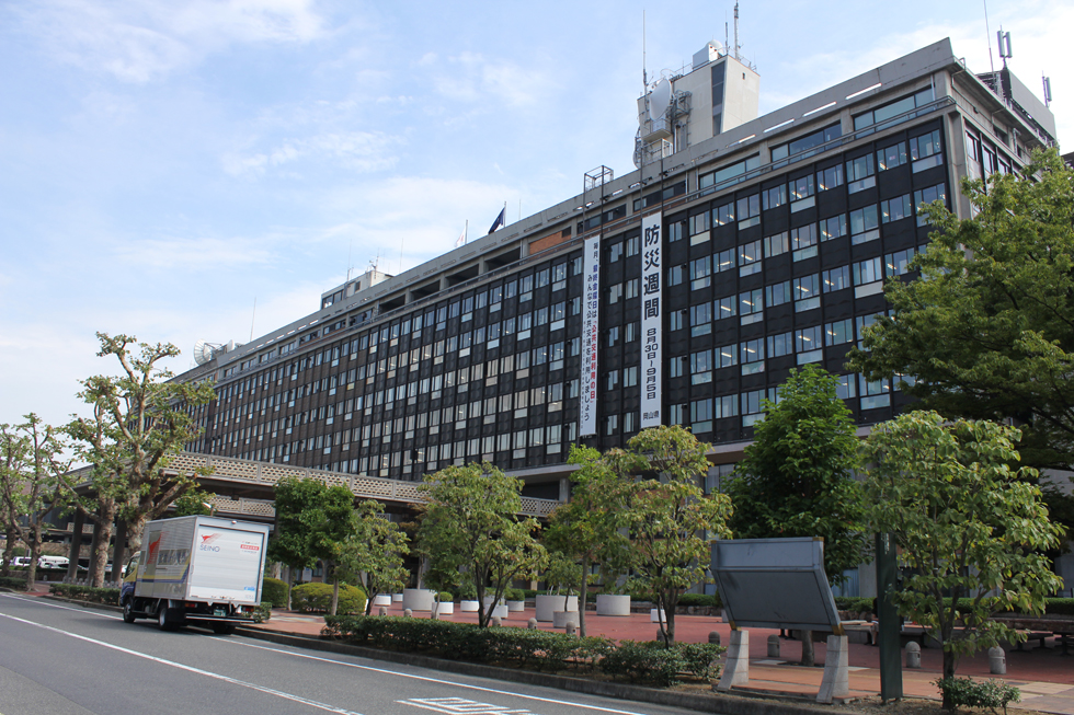 備前焼　岡山県庁舎　前川國男 前川國男氏が設計の岡山県庁舎 | 岡山県観光地を応援！ - ぶらねた