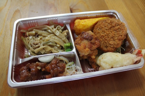 広東菜館 山珍の風景