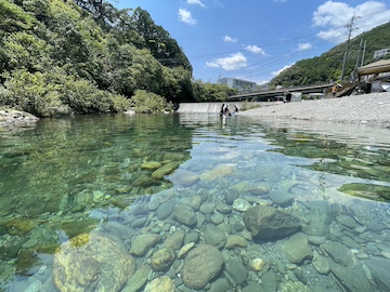 汗見川遊泳場の風景