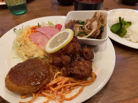 カフェ・ド ・ムッシュ 姫路店の風景