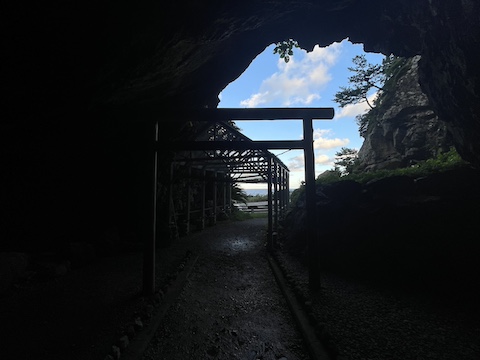 御厨人窟・神明窟の風景