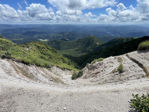 男三瓶山の風景