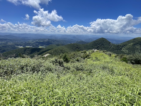 男三瓶山の風景