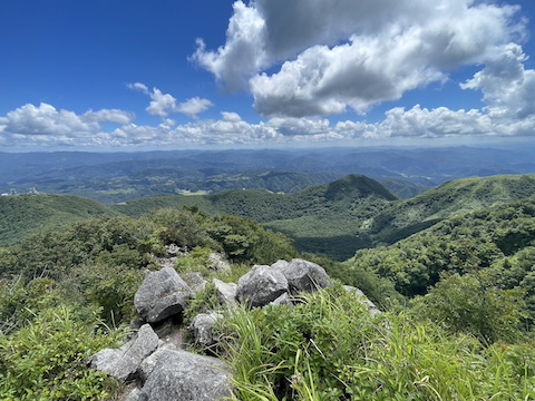 男三瓶山の風景